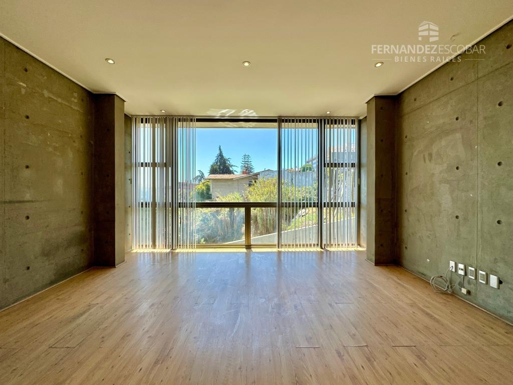REÑACA - ARRIENDO OFICINA 32m2 CON BAÑO PLENO CENTRO