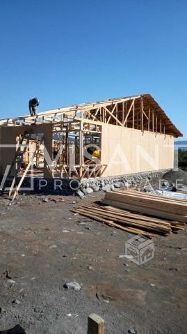 PARCELA CON CASA Y PISCINA EN CONSTRUCCION