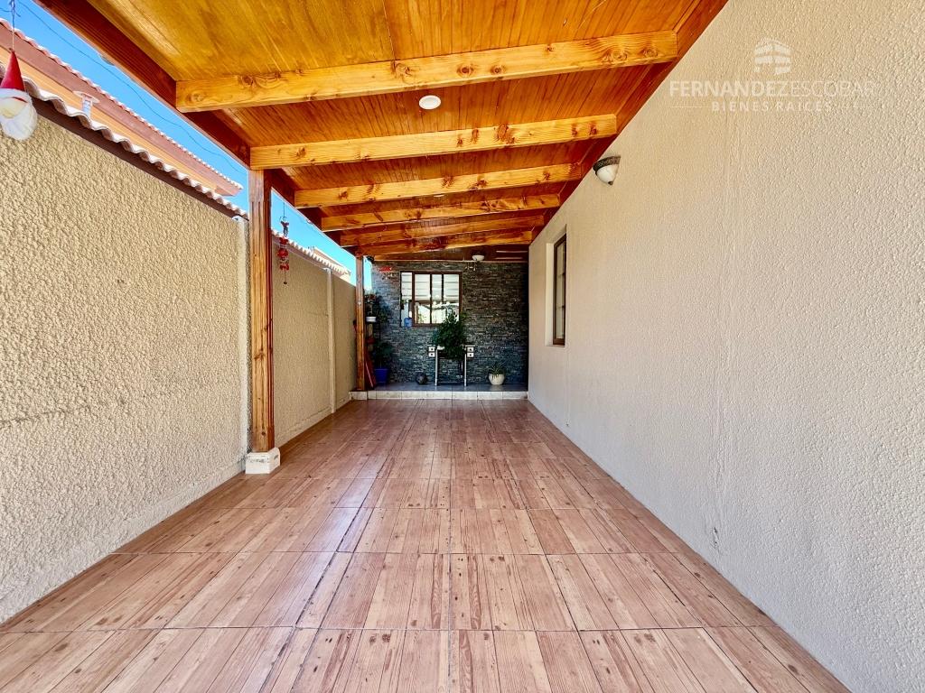 SAN ESTEBAN - VENDE CASA 3D 2B 2E PSCINA - COND. ALTO SAN ESTEBAN