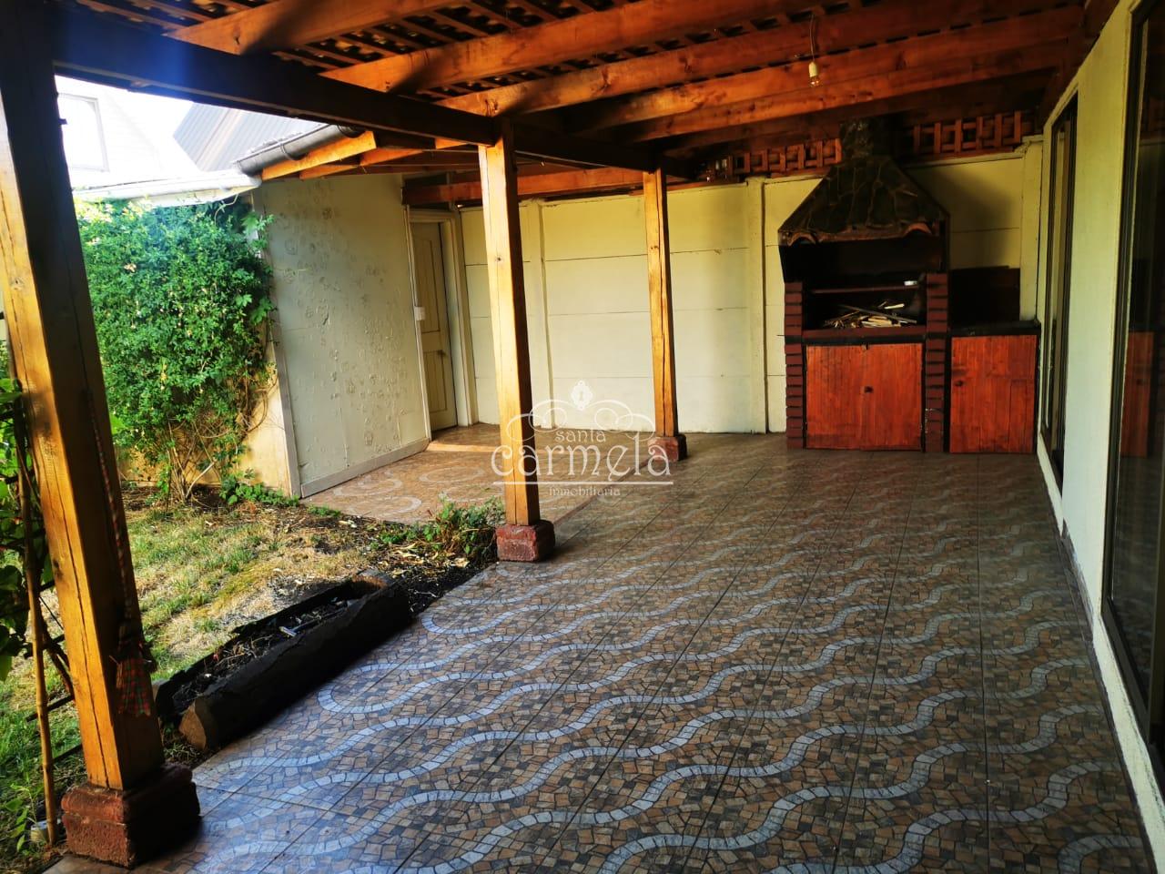 SE ARRIENDA CASA EN PLAZAS DE SANTA MARIA
