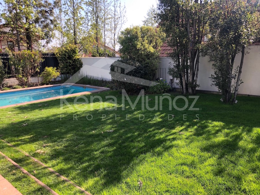 AMPLIA Y CÃ“MODA CASA CON PRECIOSO JARDÃN