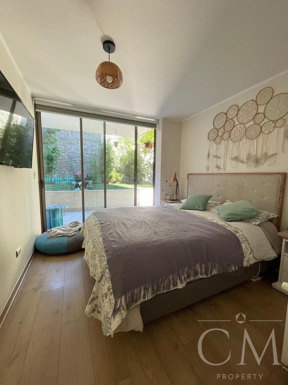COMODO DEPARTAMENTO 3D 2B, CON PATIO EXCLUSIVO, SEMI-NUEVO EN ÑUÑOA A LA VENTA