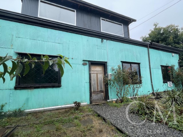 Se arrienda Local Comercial en Calle Baquedano