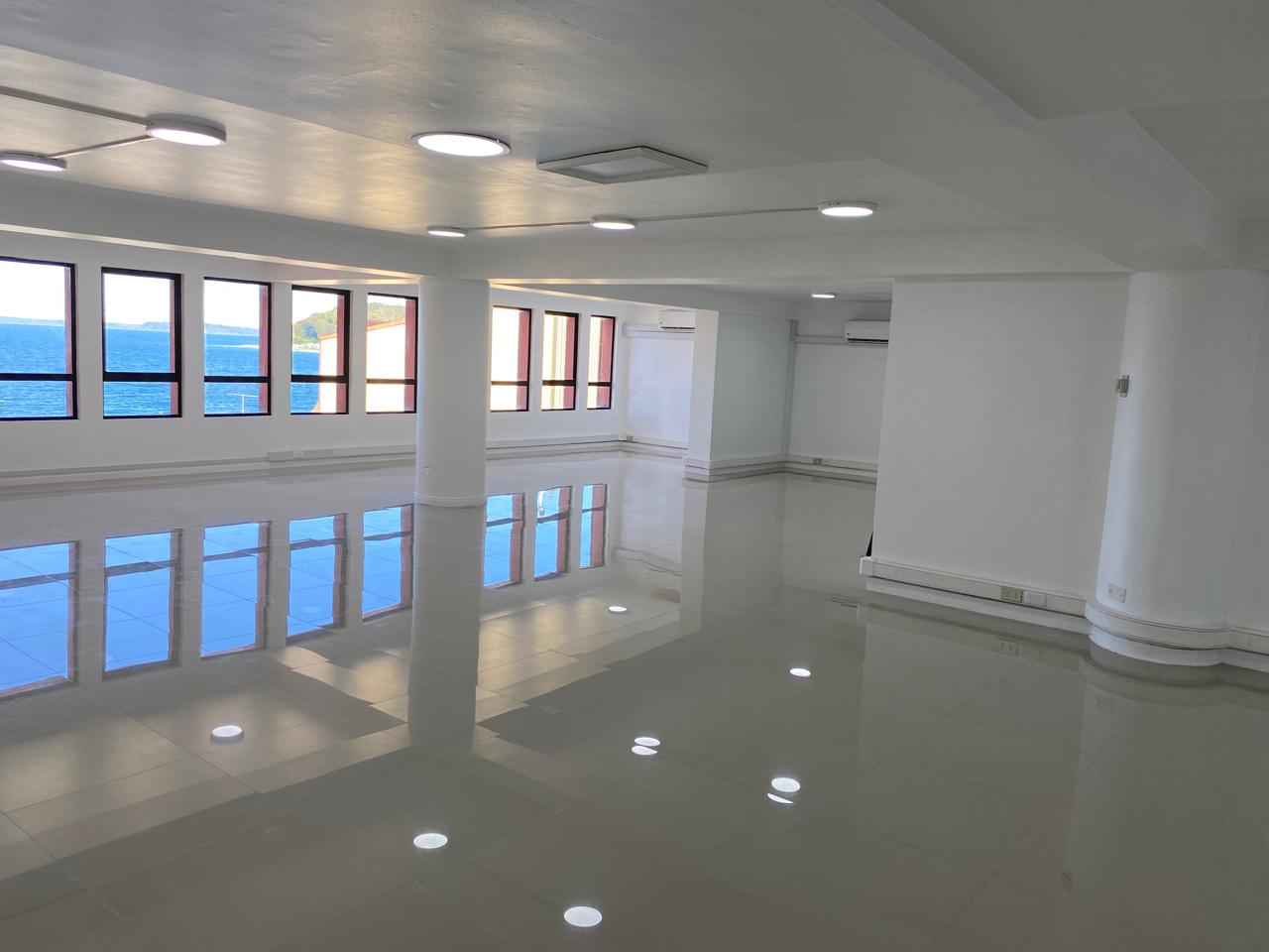 OFICINA NÂ° 610  140 M2 EDIFICIO COLON