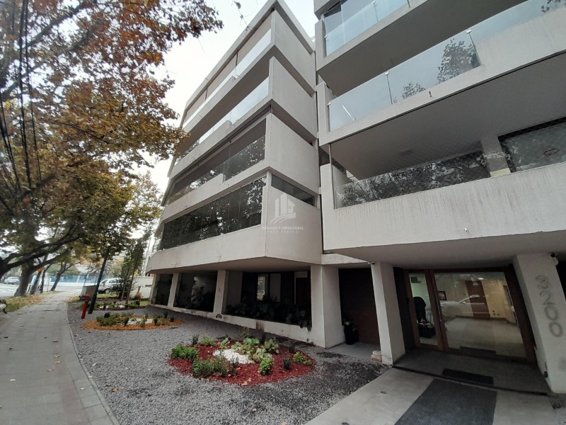 VENTA FUNCIONAL Y AMPLIO DEPTO.DUPLEX EN RICARDO LYON 3.200, ÑUÑOA