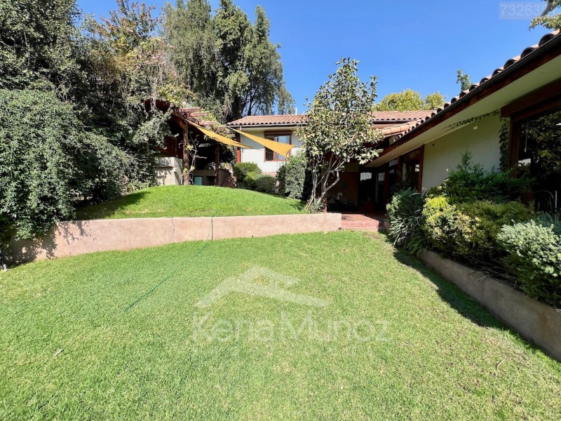 EXCELENTE CASA MUY LUMINOSA CON GRAN JARDÃN