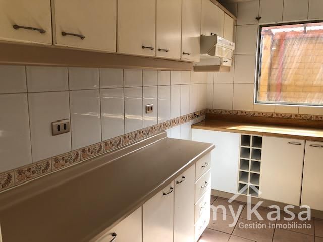 CASA EN AVENIDA AUSTRAL, IDEAL PARA USO COMERCIAL