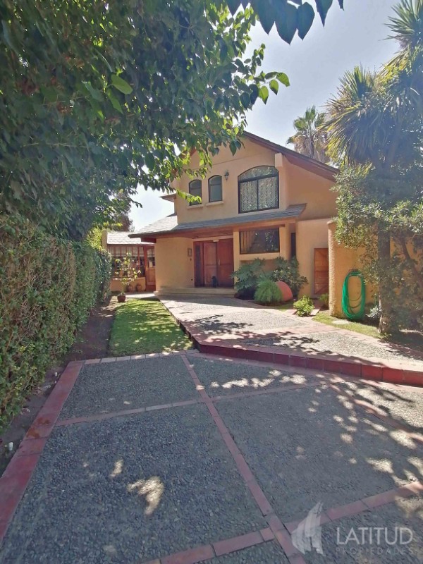 Plaza Ossandon / Preciosa Casa / 215 - 440 Mts / 6d-5b